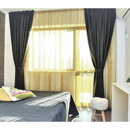 Eight-bedroom Holiday In Semesterbostad Tsŭrkva