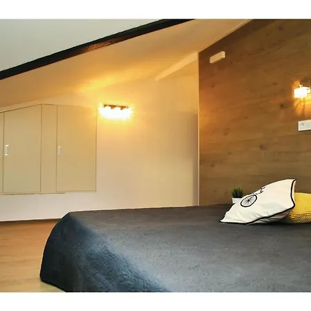 Eight-bedroom Holiday In * Tsŭrkva