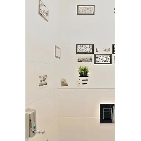 Eight-bedroom Holiday In